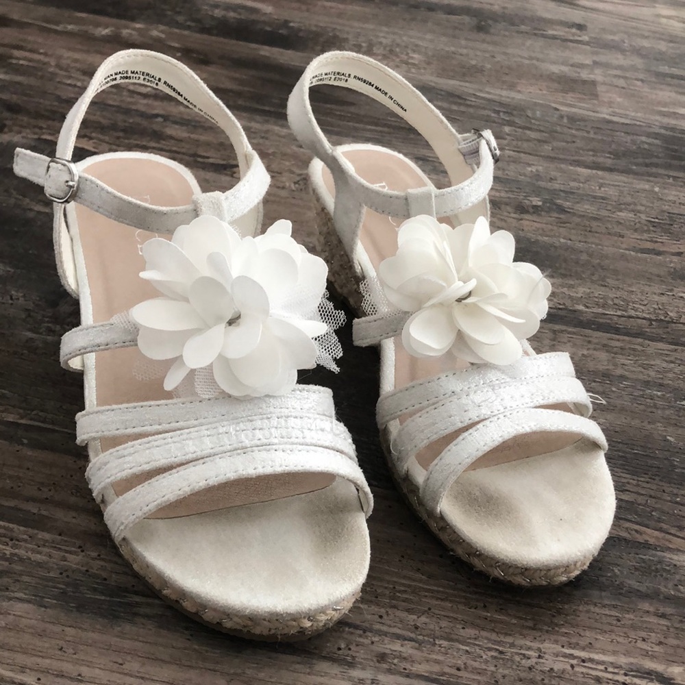 White dress shoes size 3